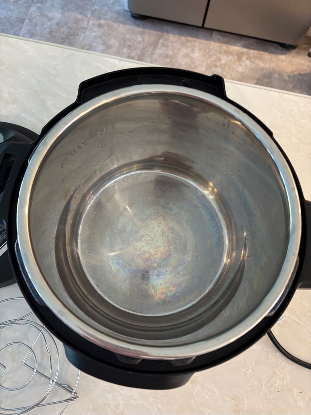 Instant Pot 6 QT - Picture 7 of 8